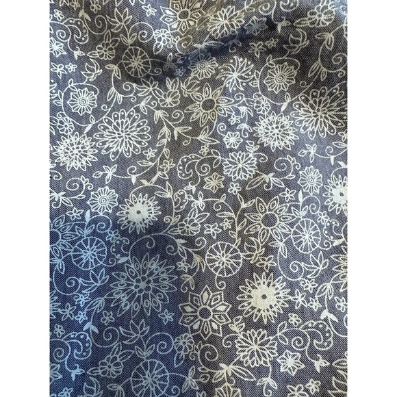 Tokyo Underground Gray and White Ditzy Floral Print Button Down, Size L - Picture 3 of 5